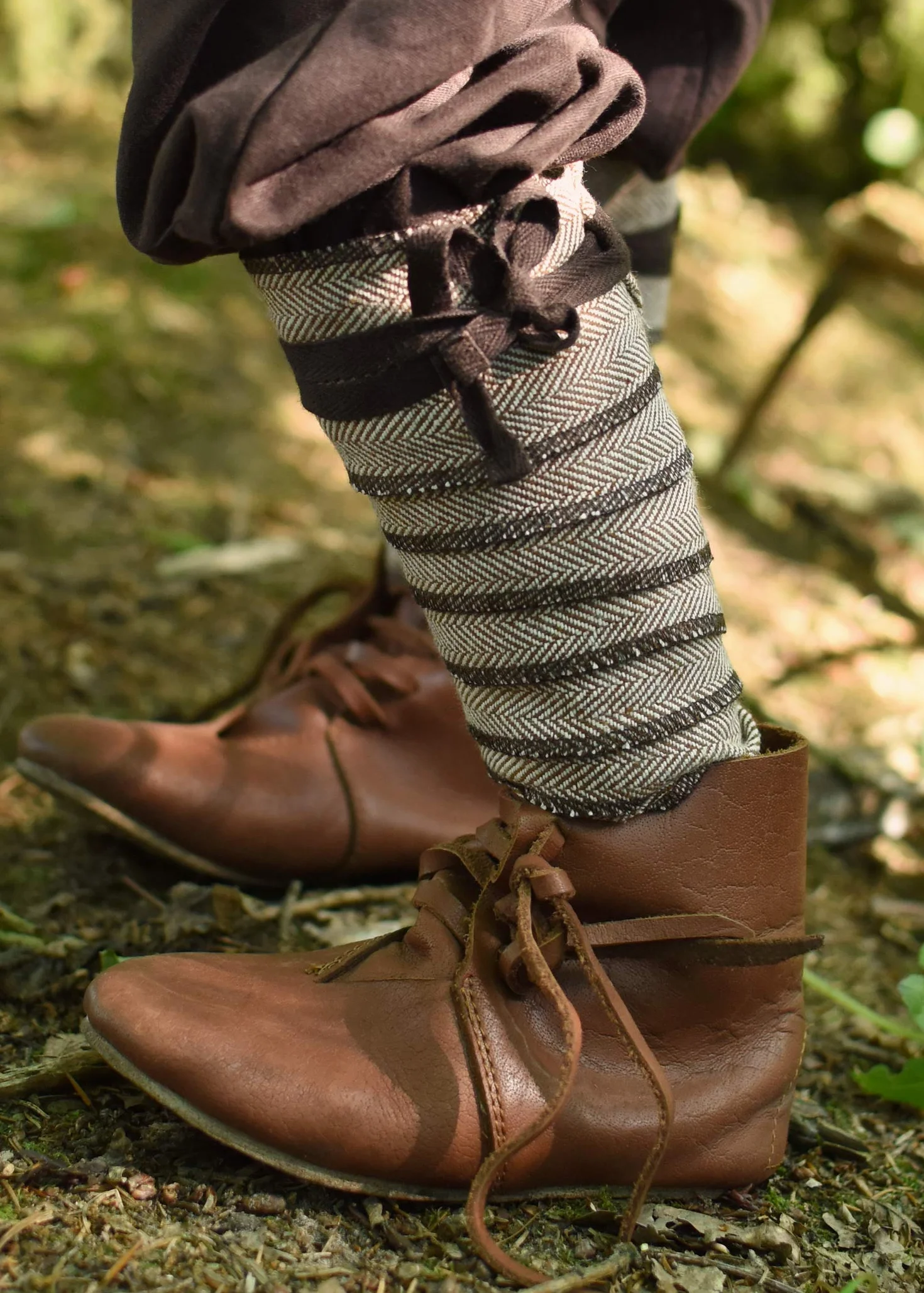 Battle-Merchant Średniowieczna chusta na łydki dla dzieci, para, ze wzorem w jodełkę, do średniowiecznych spodni lub spodni Wikingów, bawełna, owijka na nogi, Wikingowie, LARP, brązowa/naturalna